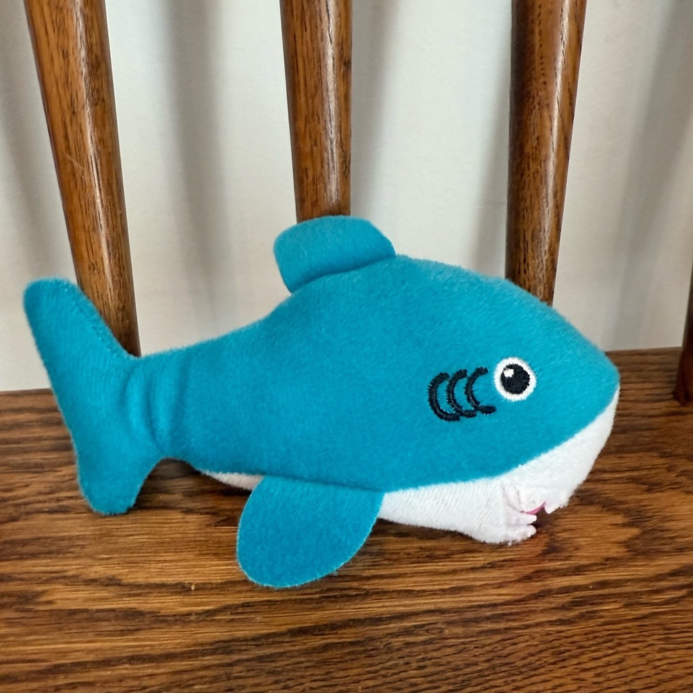 Oriental Trading Plush Stuffed Animal Shark Toy Blue White Sewn Eyes 6 Inches